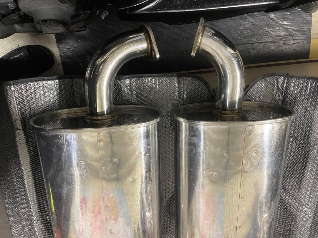 15 マジェスタ　リア　マフラー