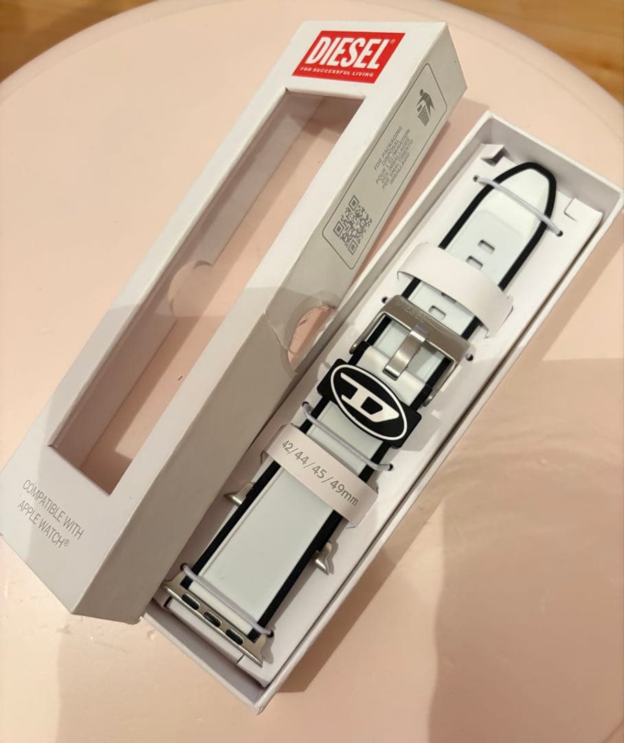DIESEL Apple Watch用ラバーベルト ホワイト