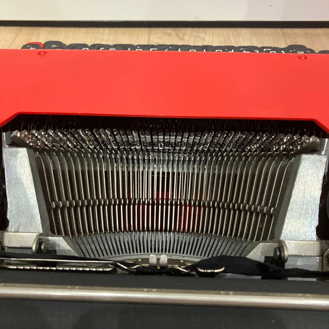 Olivetti Valentine オリベッティ タイプライター 赤バケツ