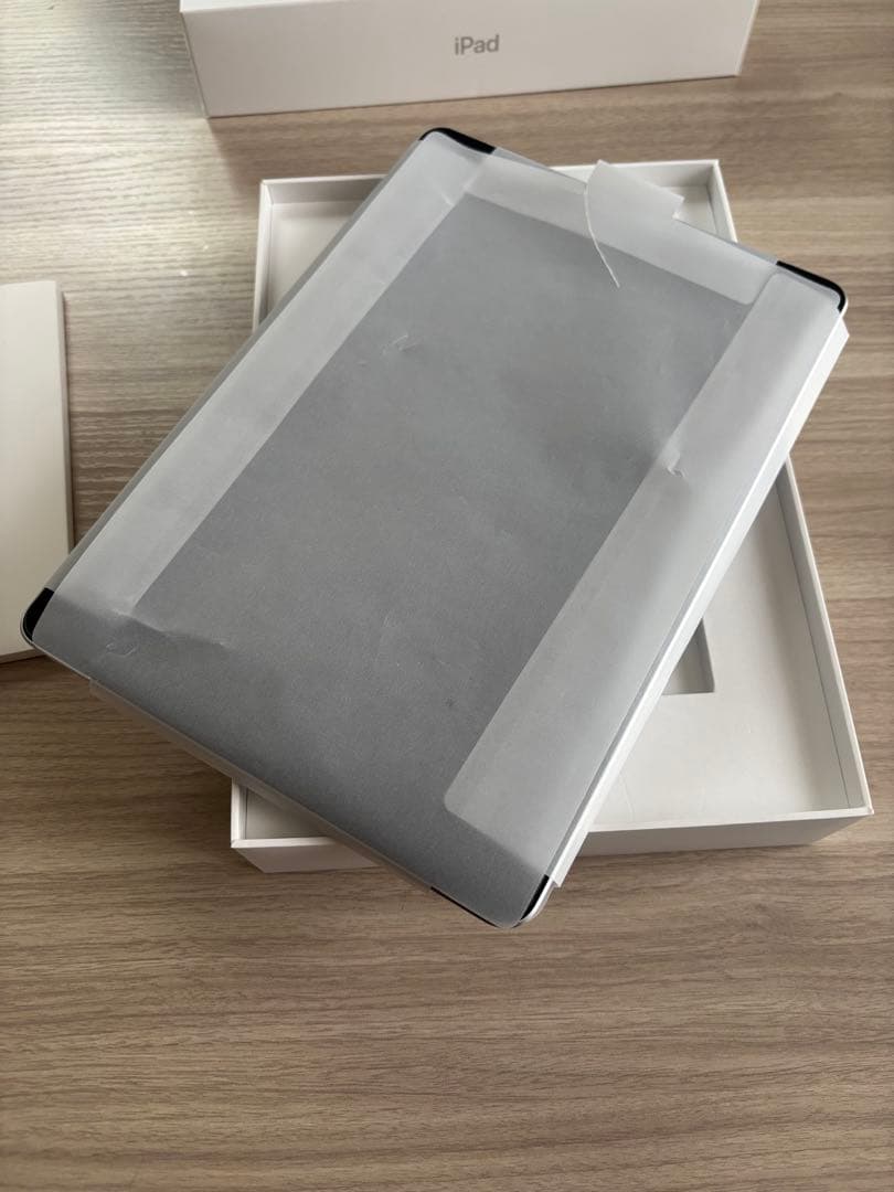 iPad 第9世代 64GB SIMフリー　ほぼ未使用に近い　3点セット