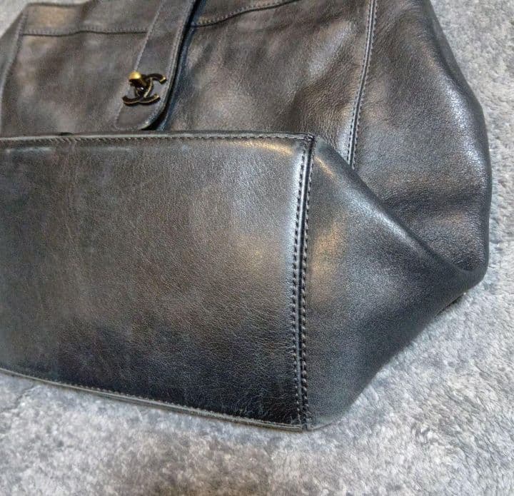 CHANEL　シャネル　ココマーク　レザー　ターンロック　トートバッグ