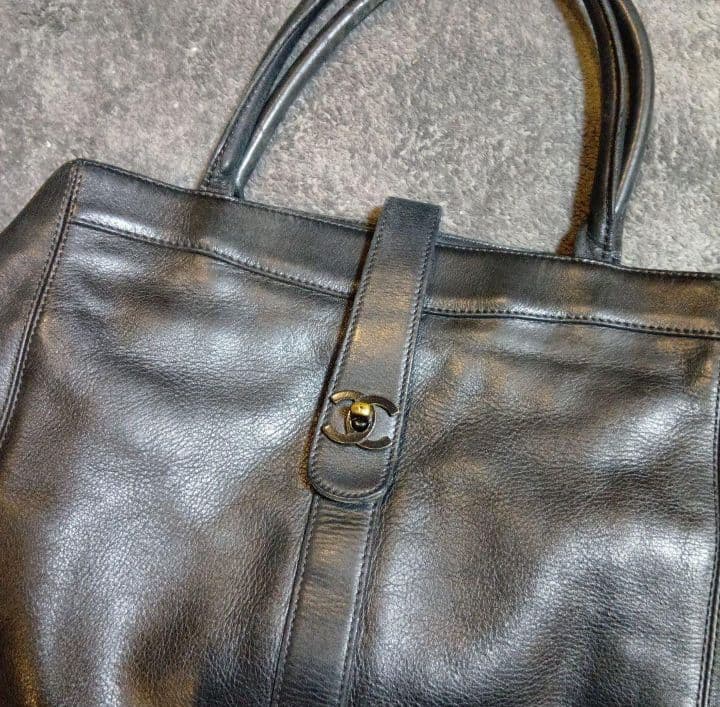 CHANEL　シャネル　ココマーク　レザー　ターンロック　トートバッグ