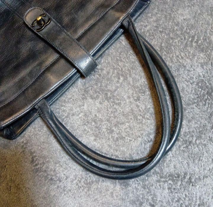 CHANEL　シャネル　ココマーク　レザー　ターンロック　トートバッグ