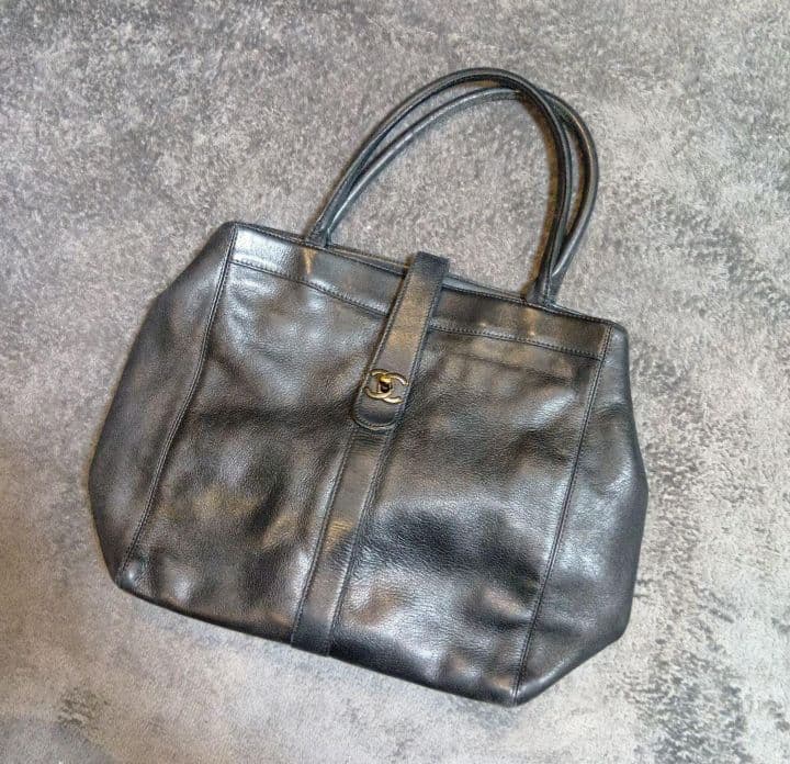 CHANEL　シャネル　ココマーク　レザー　ターンロック　トートバッグ