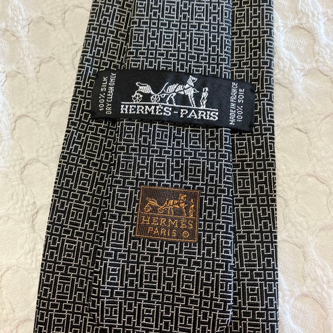 エルメス　幾何学模様 ネクタイ 黒系