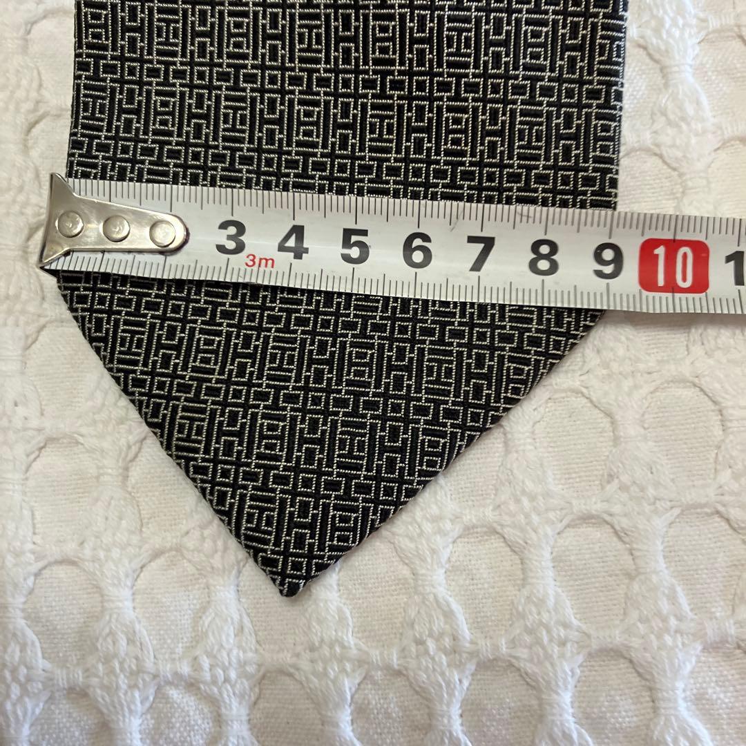 エルメス　幾何学模様 ネクタイ 黒系