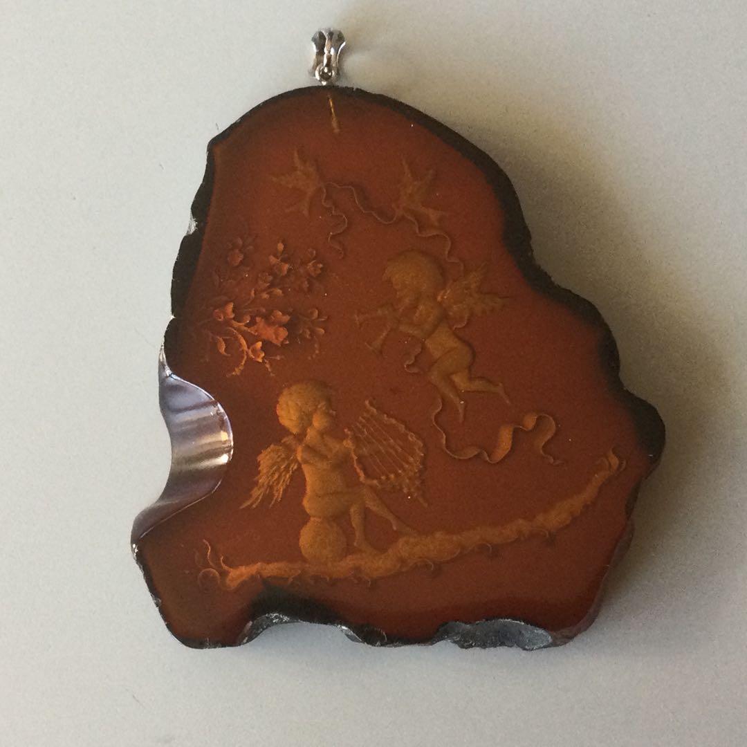 琥珀ペンダントトップ(インタリオ)