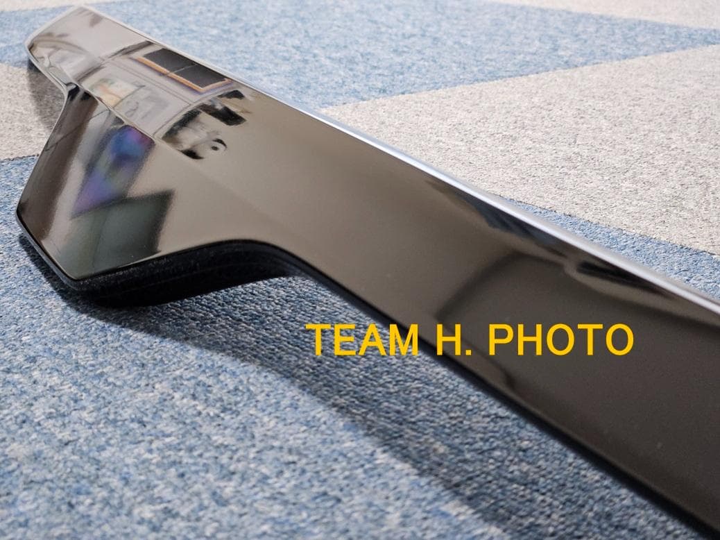 80系ヴォクシー前期に☆ G's採用 純正 ボンネットフードモール　202 黒