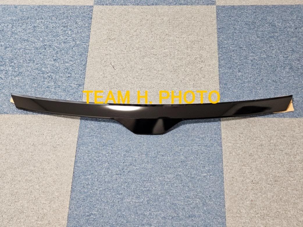 80系ヴォクシー前期に☆ G's採用 純正 ボンネットフードモール　202 黒