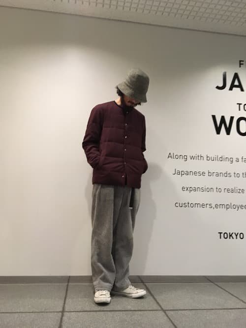 美品　ユナイテッドトウキョウ　ノーカラーダウンジャケット　インナーダウン