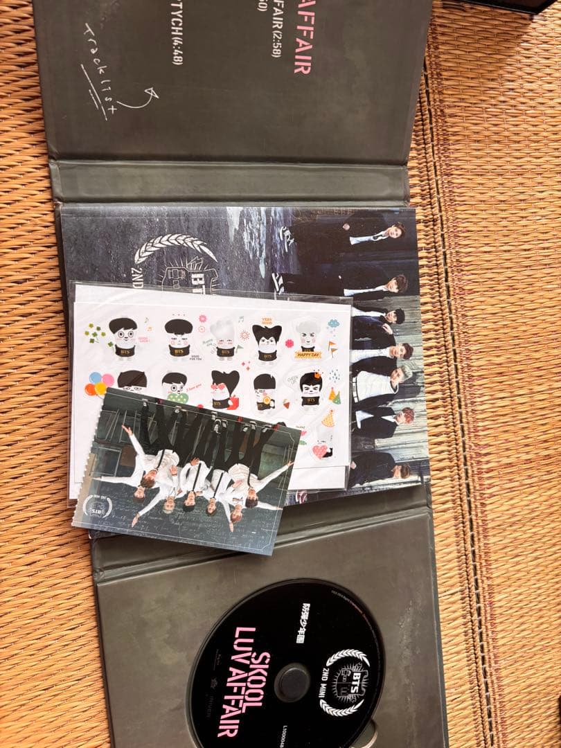 即購入◎ BTS アルバムライブDVD トレカポスターまとめ売り　値下げ交渉可能