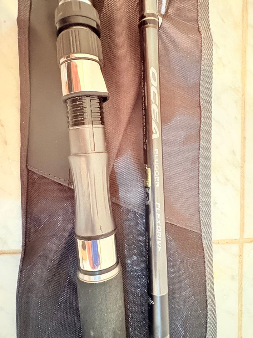 OCEA PLUGGER S77MH ロッド キャリーケース付き