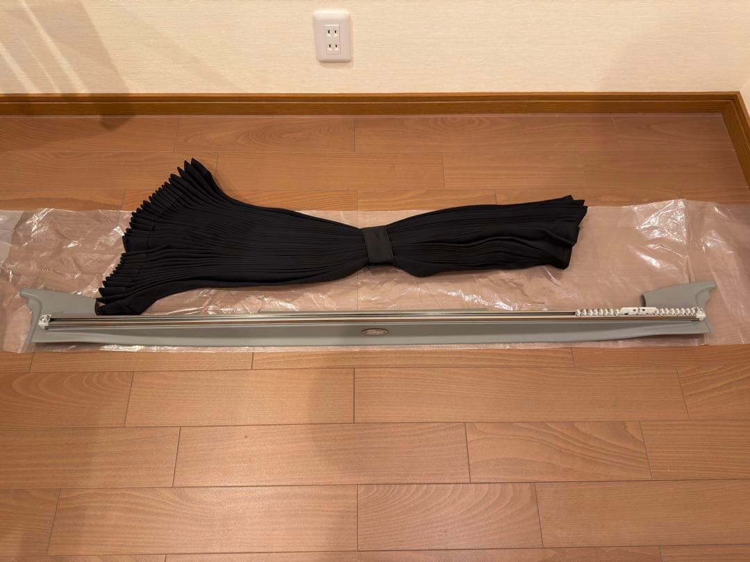 カズ・クリエイション　ハイエース200系ナロー　間仕切りカーテンマウント