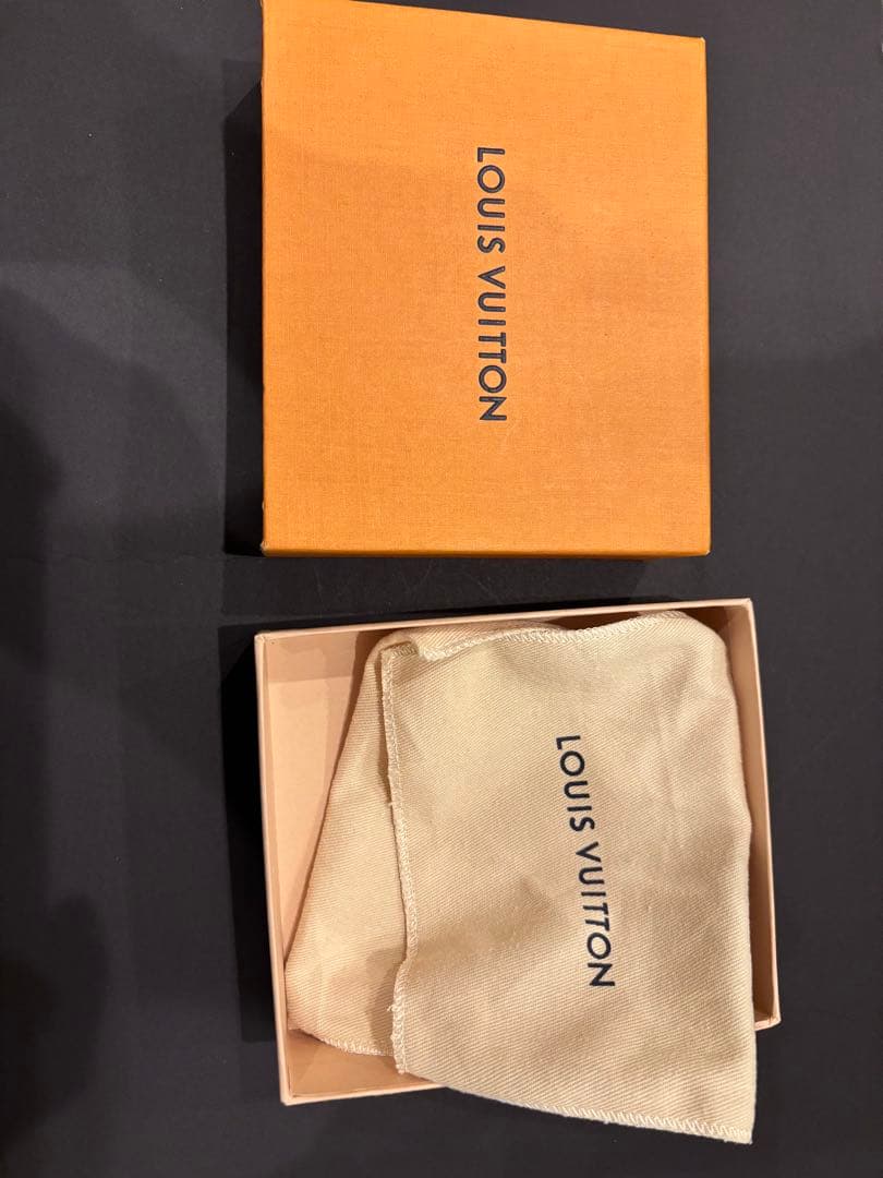 LOUIS VUITTON ダミエ　二つ折り財布　古銭入れ無し　ルイ・ヴィトン