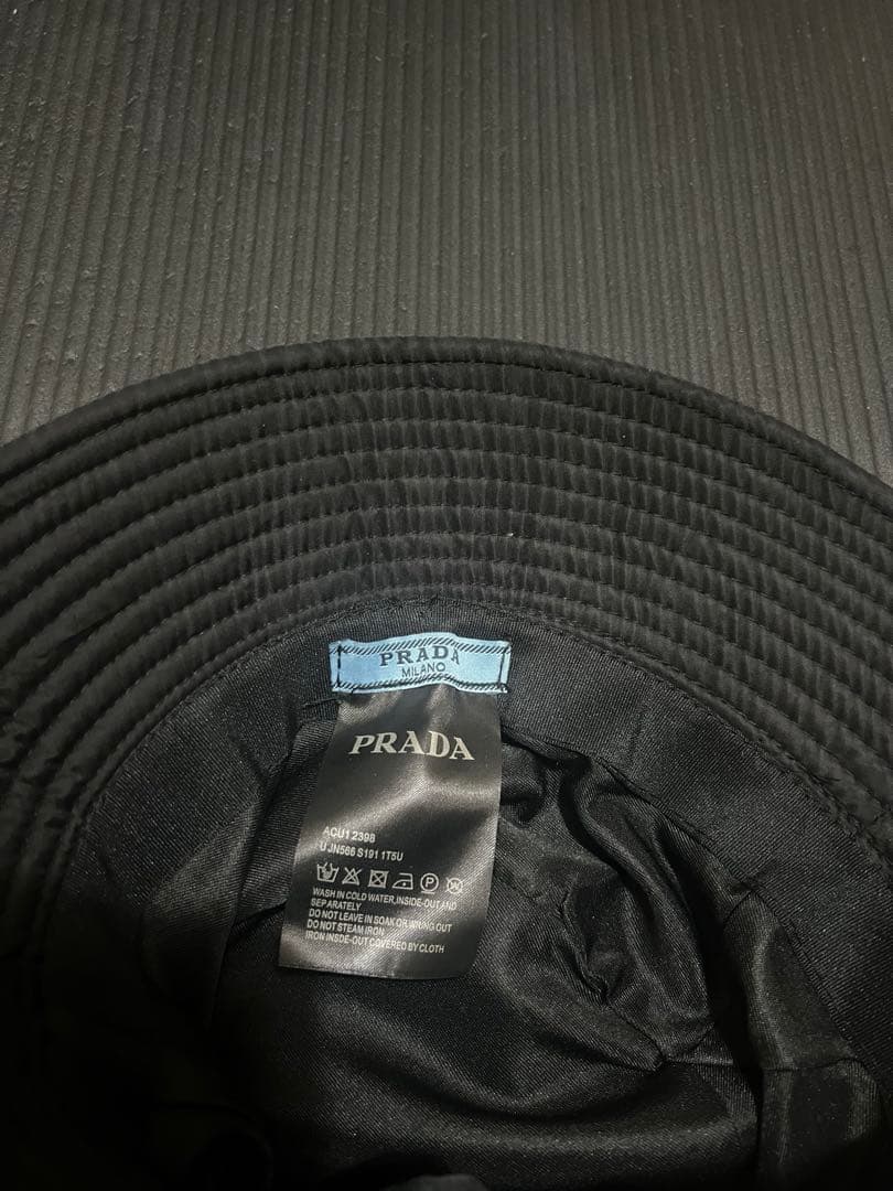 PRADA バケハ ブラック