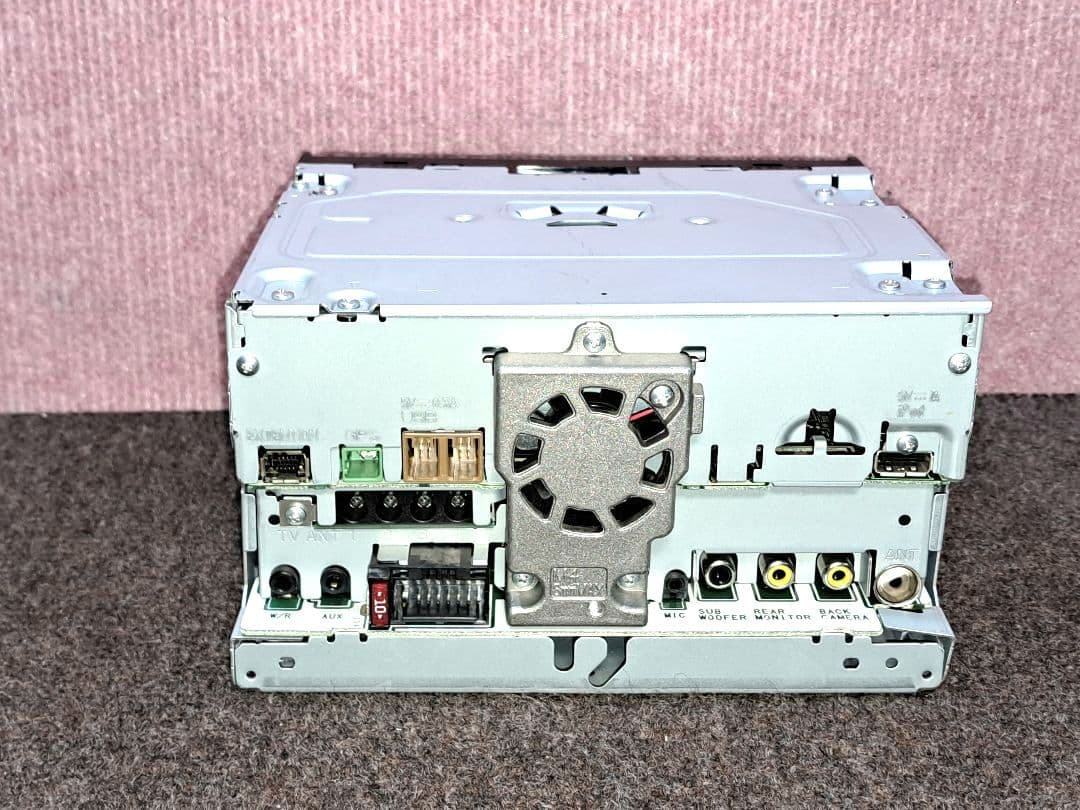 カロッツェリア AVIC-RZ900-R BT対応・DVD・地デジTV◆動作良好