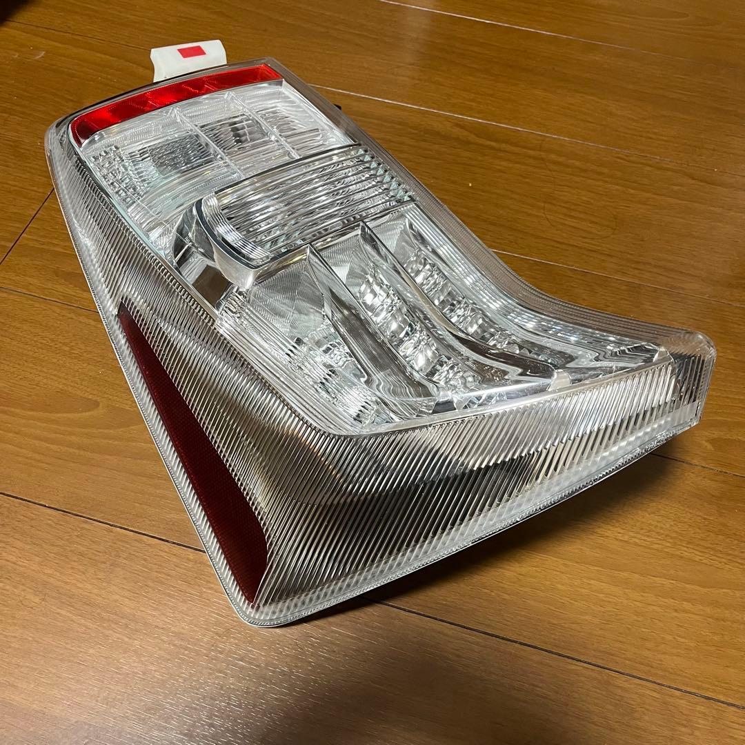 J*a様 30プリウス 前期 ZVW30 純正加工USテール　STANLEY 北