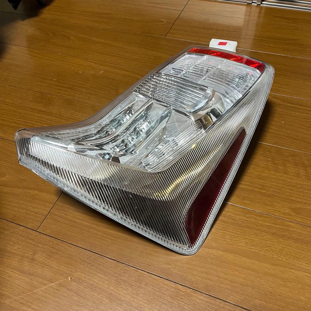 J*a様 30プリウス 前期 ZVW30 純正加工USテール　STANLEY 北