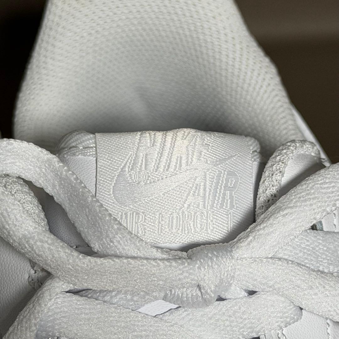 【極美品✨ナイキ】23cm/スニーカー/白/エアフォース1/カジュアル