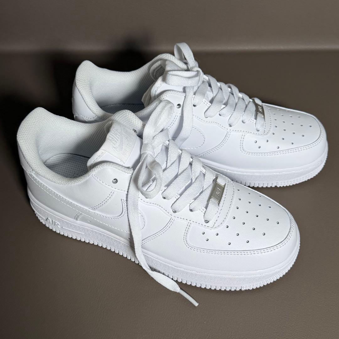 【極美品✨ナイキ】23cm/スニーカー/白/エアフォース1/カジュアル