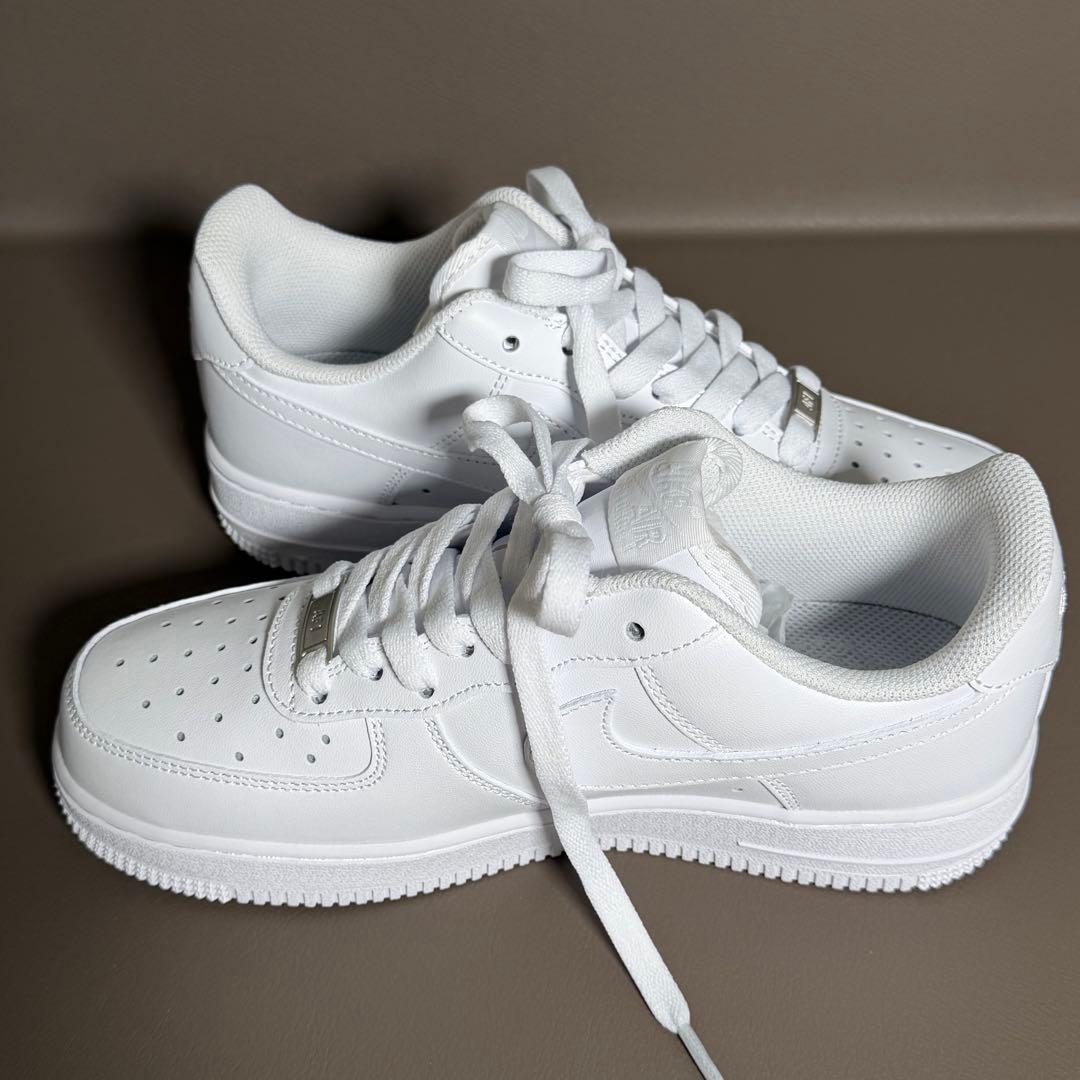 【極美品✨ナイキ】23cm/スニーカー/白/エアフォース1/カジュアル