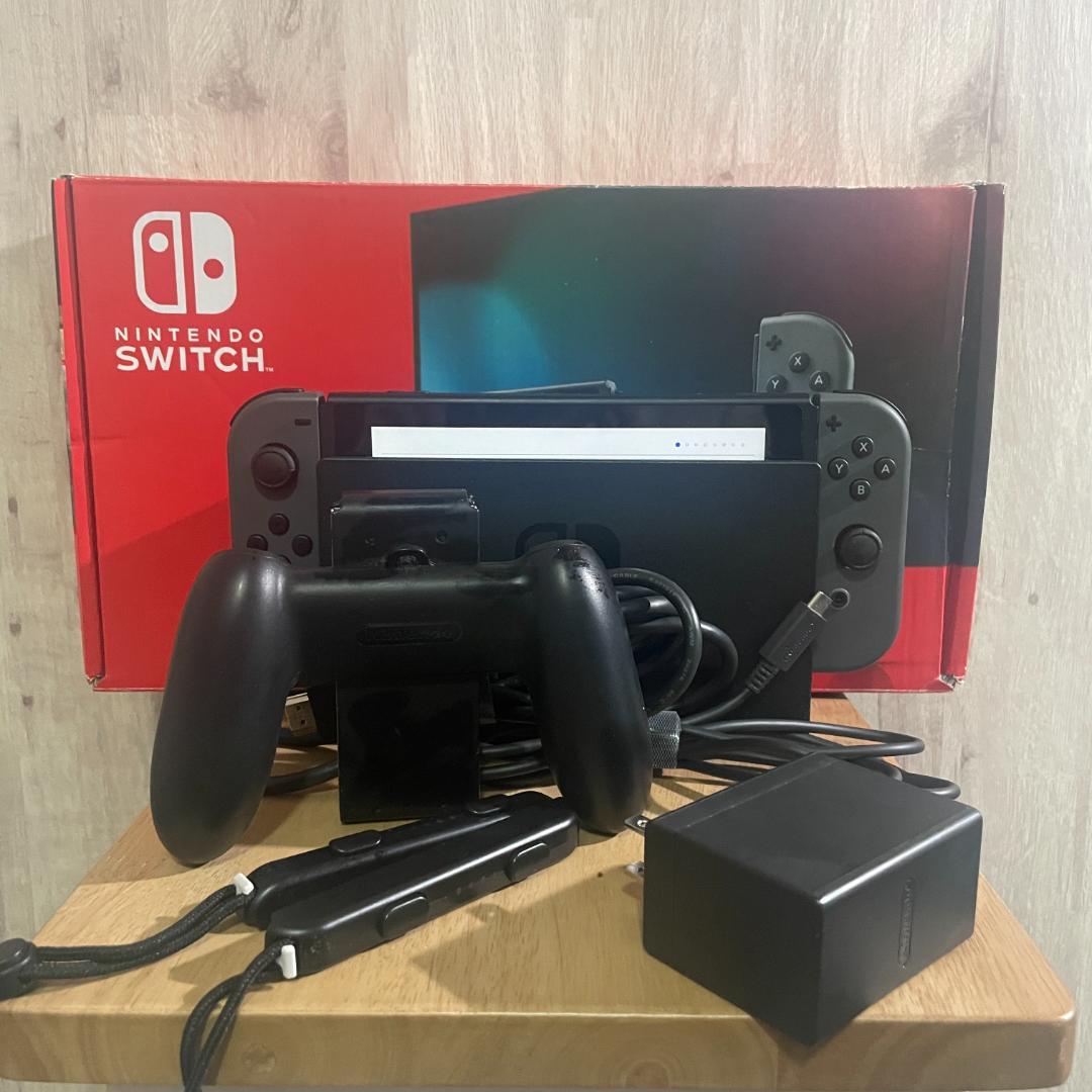 Nintendo Switch 本体 コントローラー・充電スタンド付き