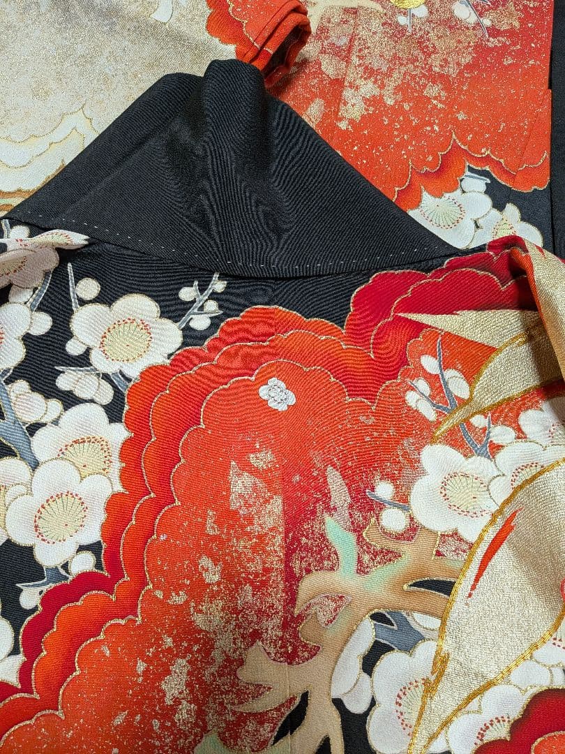 アンティーク黒引き振袖　豪快な松竹梅　＆アンティーク赤振袖長襦袢