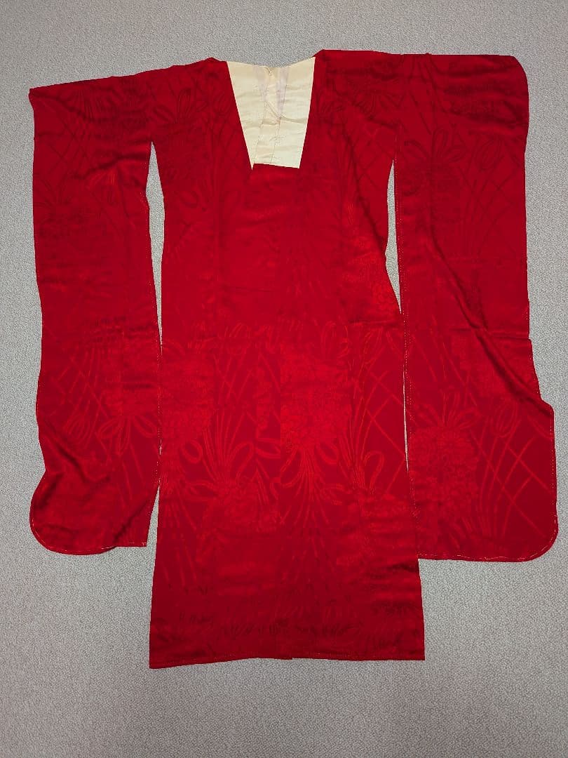 アンティーク黒引き振袖　豪快な松竹梅　＆アンティーク赤振袖長襦袢