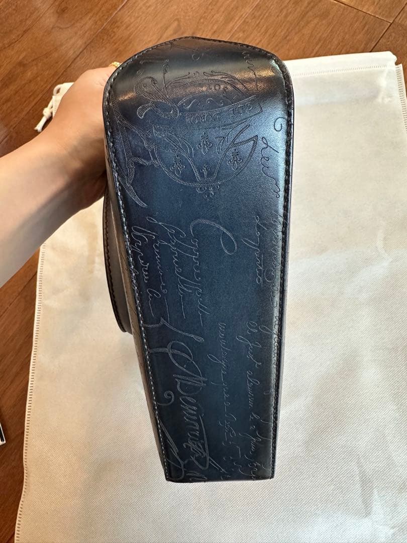 専用　BERLUTI トゥジュール ガリバー スクリットレザー メッセンジャー