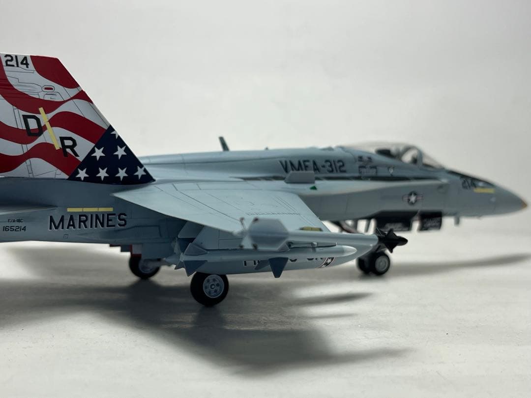ハセガワ 1/72 F/A-18C （完成品×2）