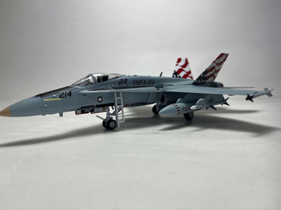 ハセガワ 1/72 F/A-18C （完成品×2）