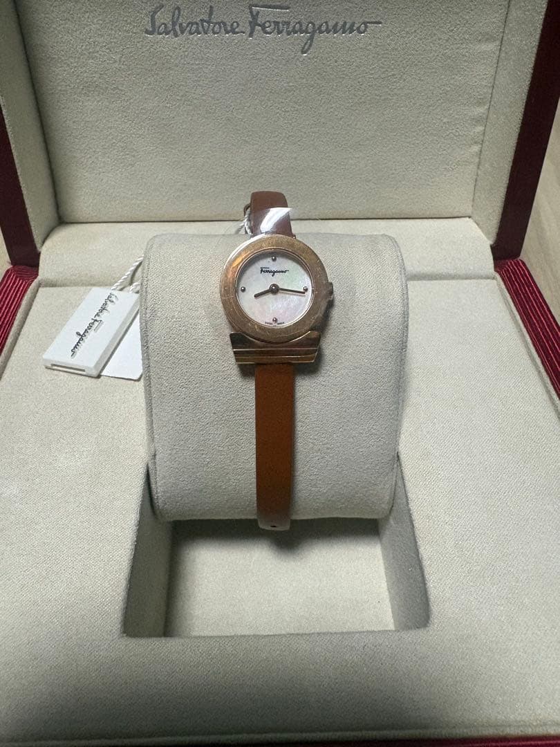 Salvatore Ferragamo サルヴァトーレ フェラガモ ガンチーニ