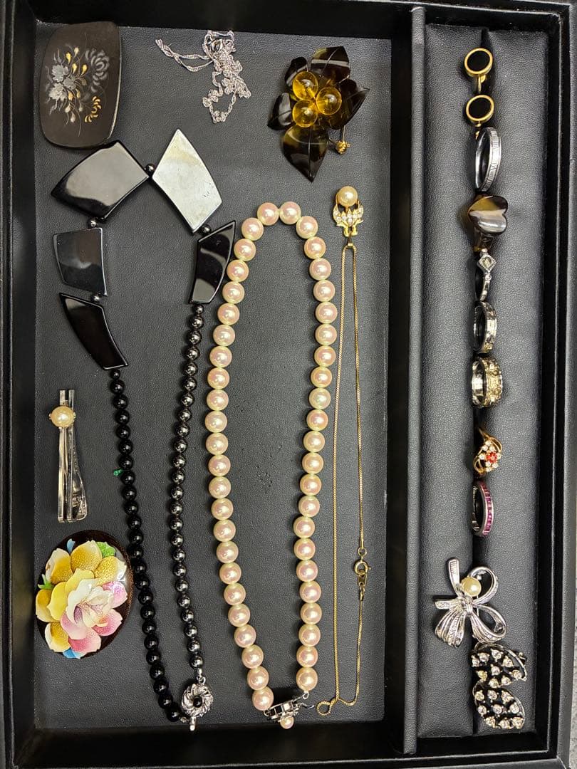 不*K様 【遺品整理】多様なデザインのジュエリーセット