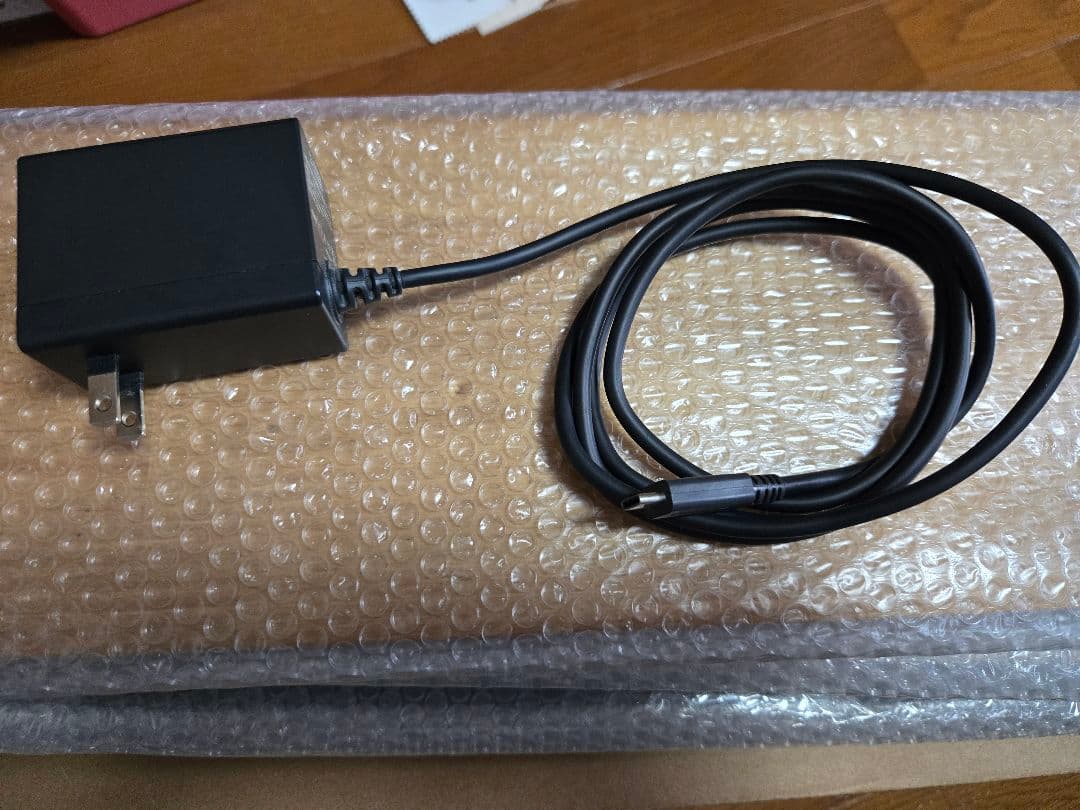 Nintendo Switch 本体・外箱・付属品 (オマケ：持ち運びケース付)