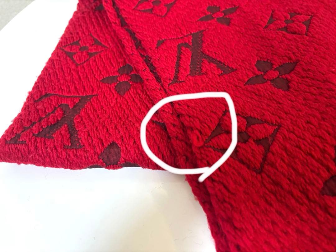 LOUIS VUITTON マフラー　レッド