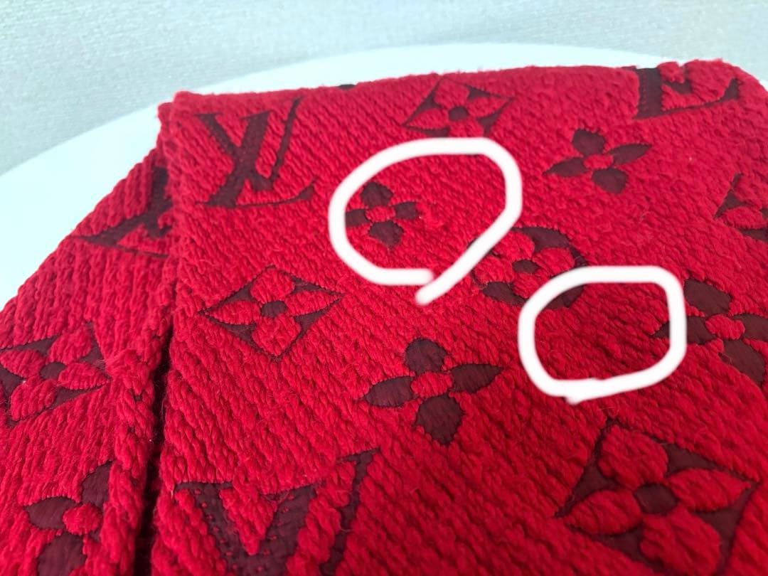 LOUIS VUITTON マフラー　レッド