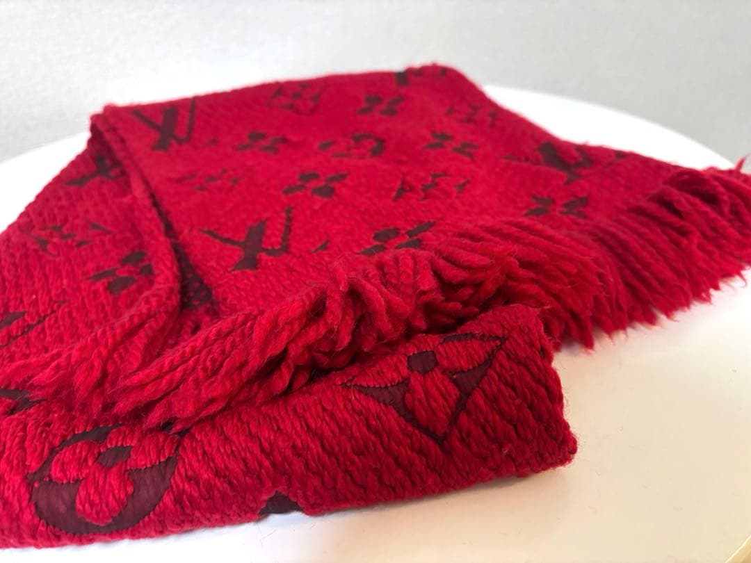 LOUIS VUITTON マフラー　レッド