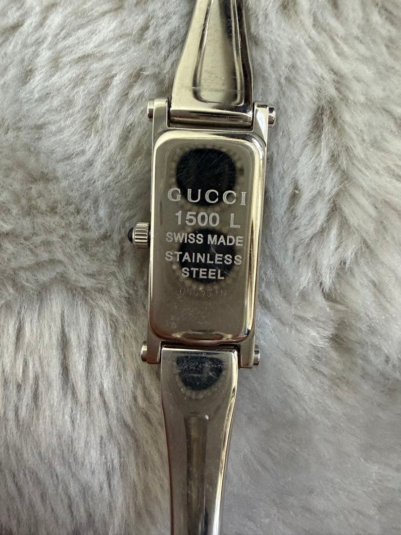 GUCCI 1500L レディース　バングルウォッチ