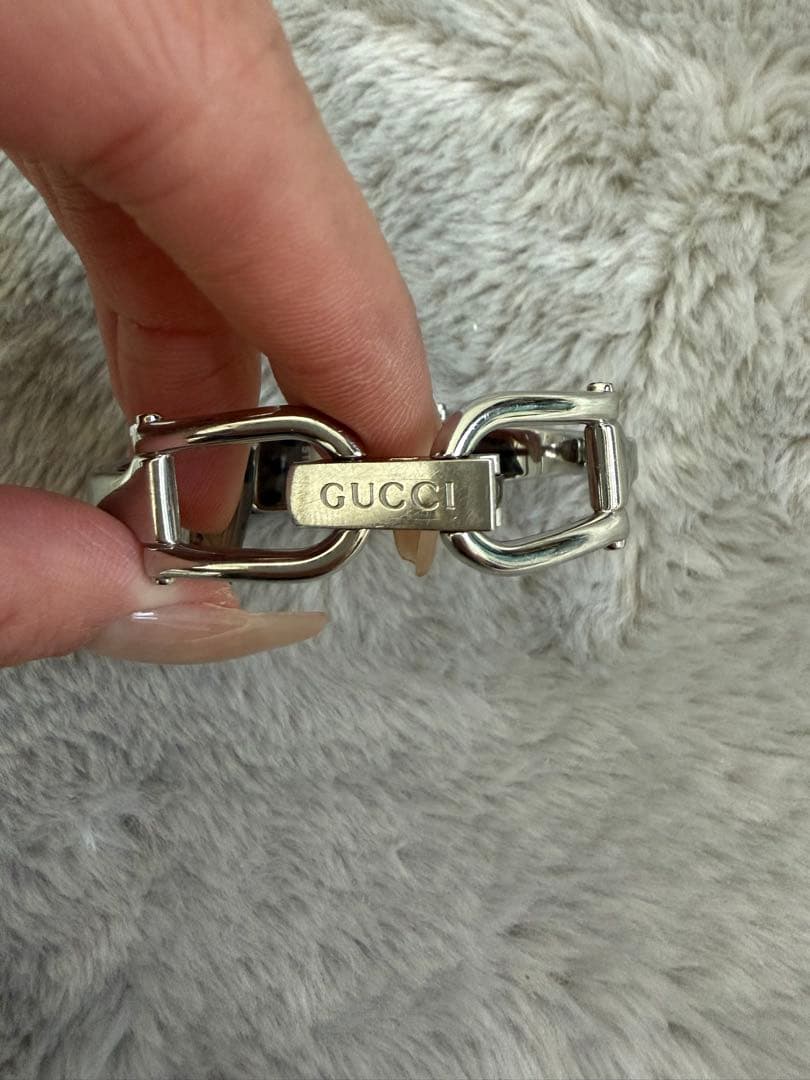 GUCCI 1500L レディース　バングルウォッチ