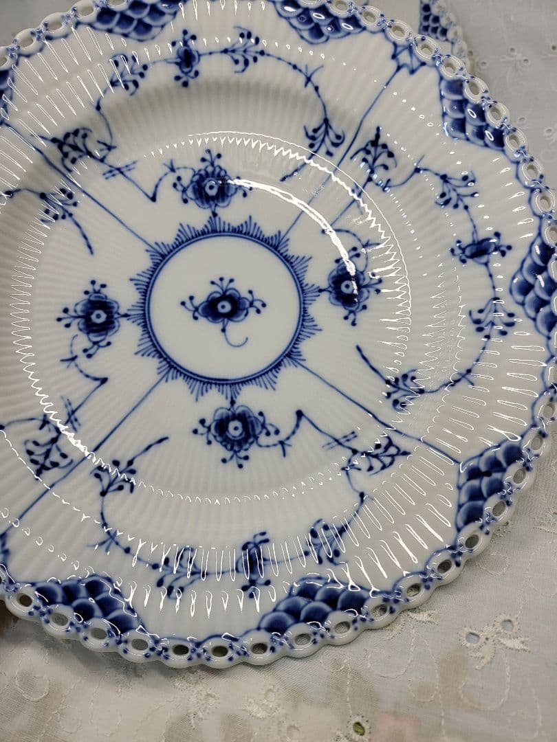 未使用近✨ロイヤルコペンハーゲン ブルーフルテッド フルレース 大皿 プレート①