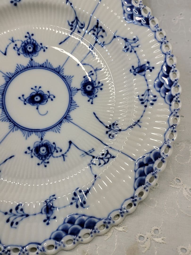 未使用近✨ロイヤルコペンハーゲン ブルーフルテッド フルレース 大皿 プレート①