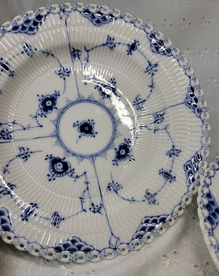 未使用近✨ロイヤルコペンハーゲン ブルーフルテッド フルレース 大皿 プレート①