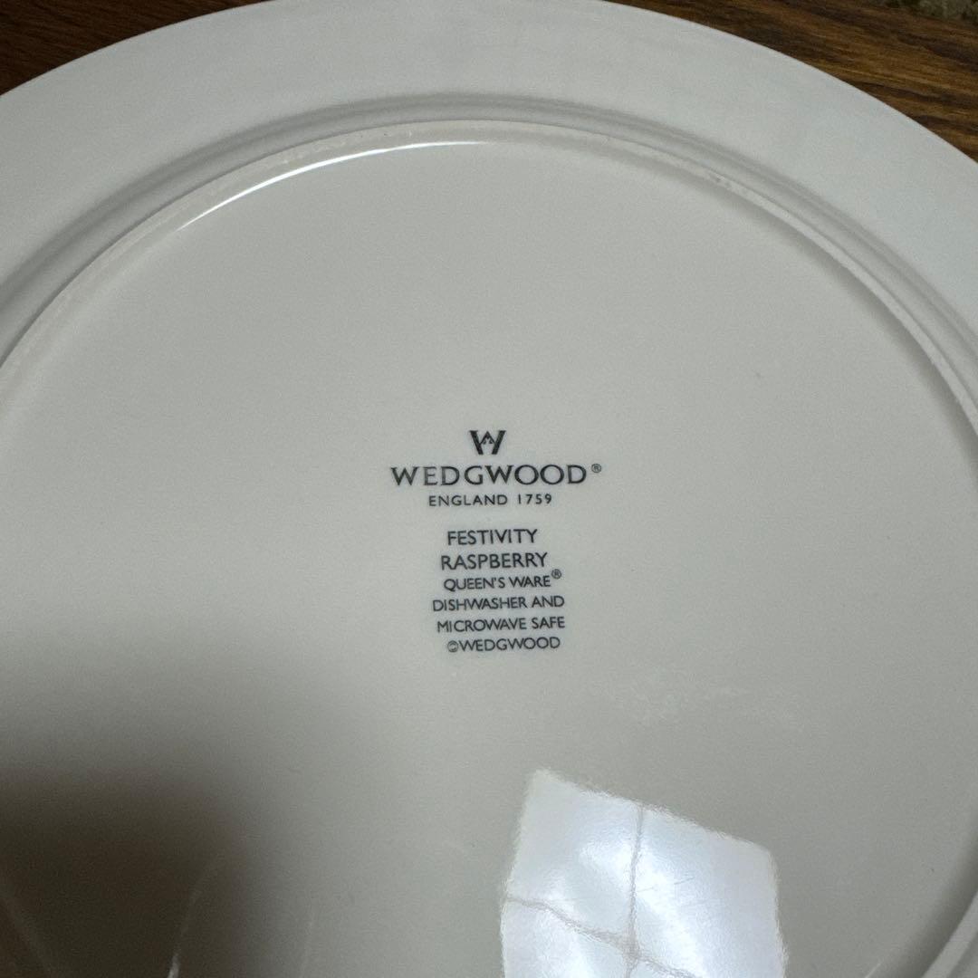 ウェッジウッド　フェスティビティ　ラズベリー　トリオセット2客　ディナープレート