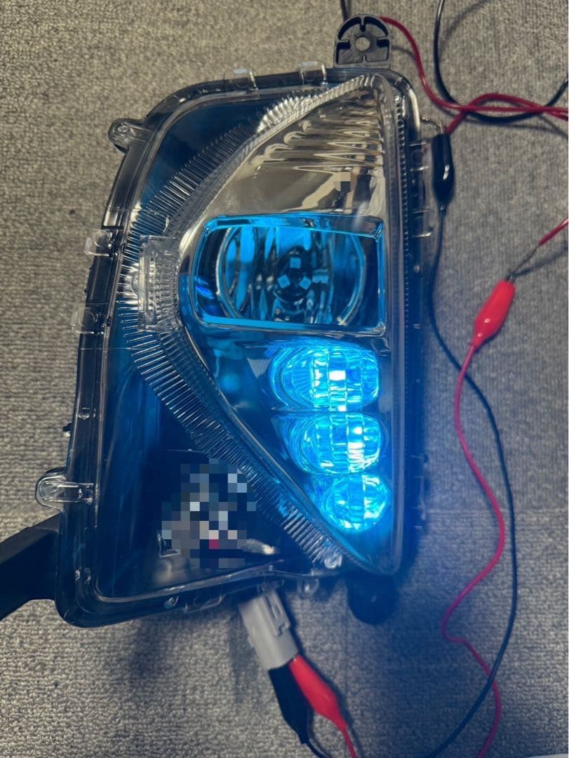 【即納】50プリウス　3連RGB バルブ交換式　H8H11H16バルブ対応
