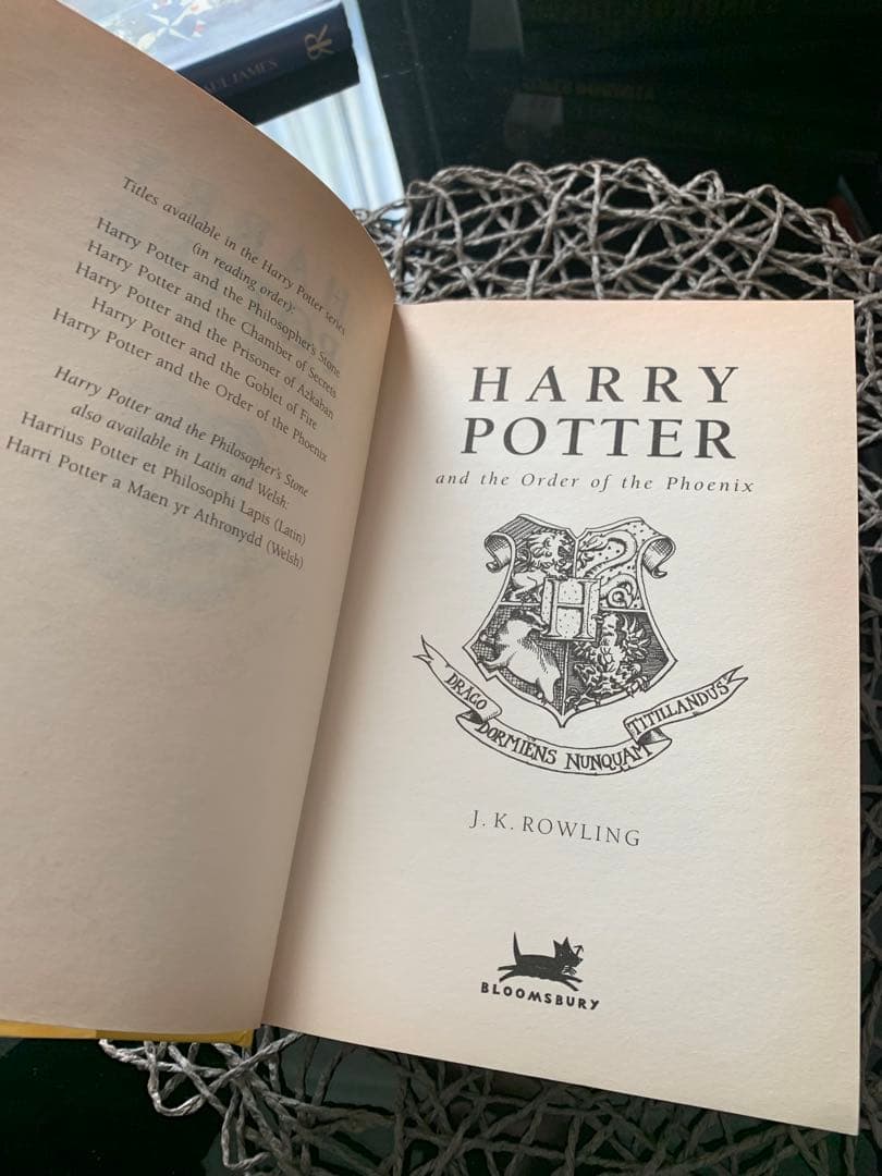初版Harry potter FIRST EDITION HARDCOVER