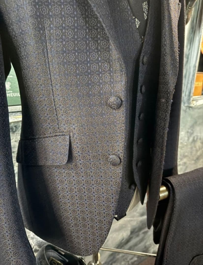 【極美品】イタリア製生地　オーダースーツ