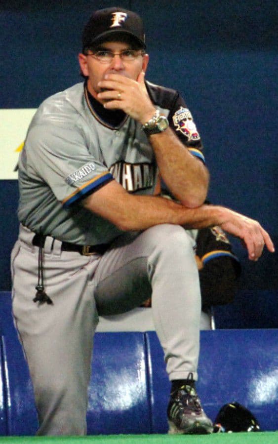 【実使用　サイン　証明付】日本ハム　ヒルマン　ユニフォーム　デサント　本人サイズ