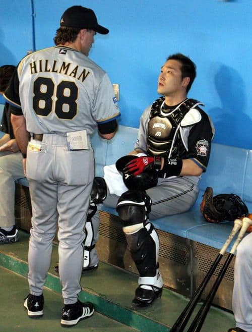 【実使用　サイン　証明付】日本ハム　ヒルマン　ユニフォーム　デサント　本人サイズ