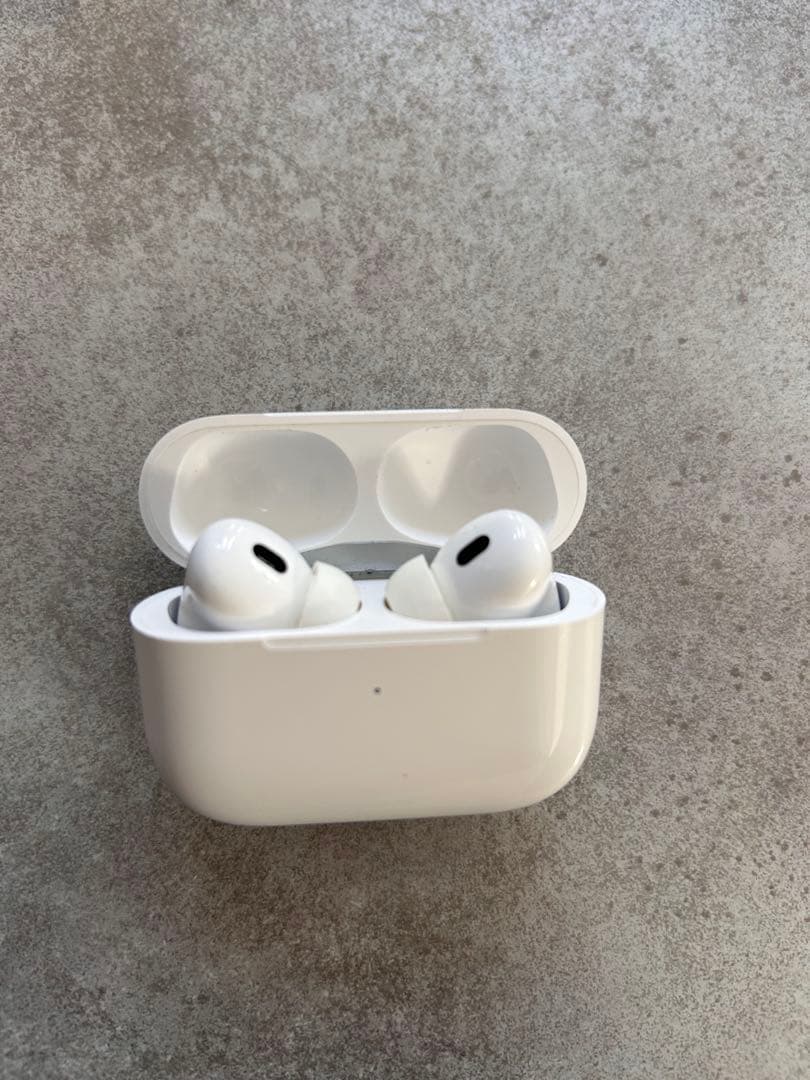三*途様 AirPods Pro 3本体と充電ケース