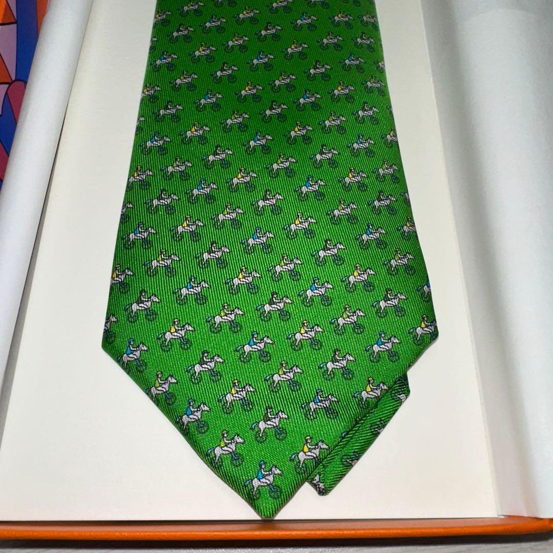 お値下げしました⭐︎エルメス⭐︎新品未使用⭐︎ネクタイ　グリーン
